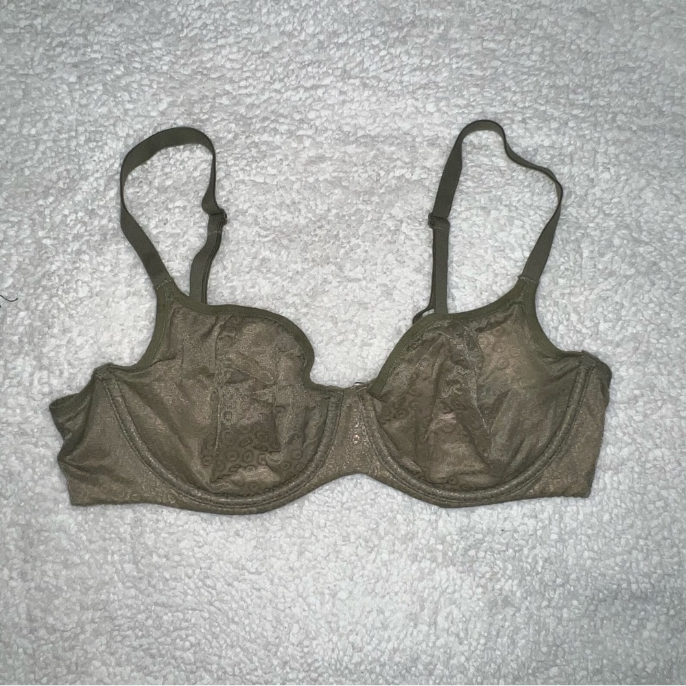 LIKE NEW Victorias Secret Lace mesh unlined underwire bra